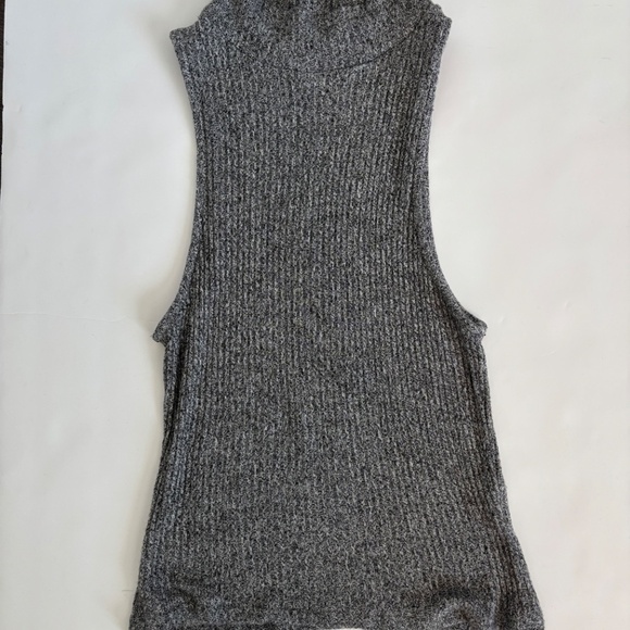Brandy Melville Tank Top Size One Size - Picture 5 of 5